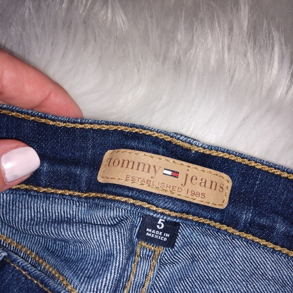 Tommy Jeans cutoff shorts - Picture 4 of 5